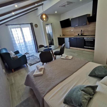 New Nikolina 4 Star Apartment Mali Losinj Exterior photo